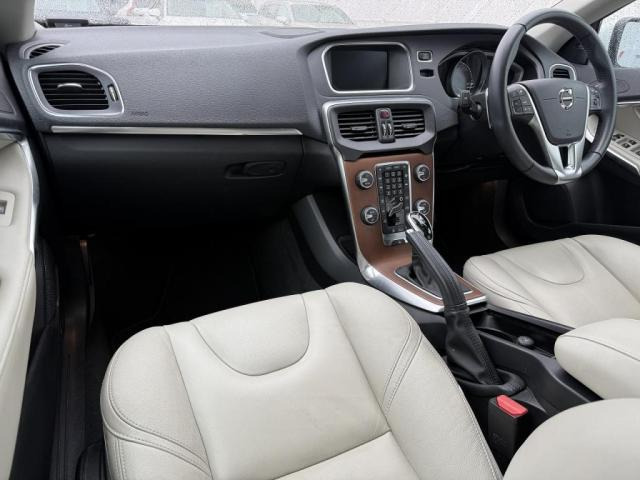 V40T3 インスクリプション