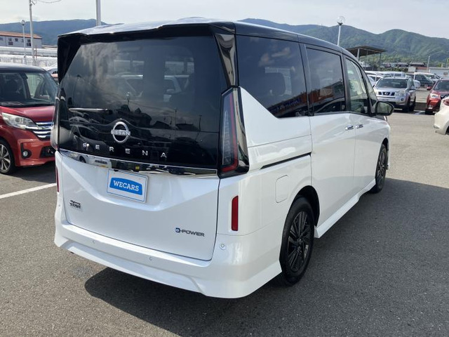 セレナ1.4 e-POWER ハイウェイスターV 90周年記念車