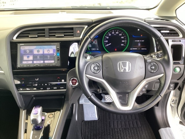 シャトル1.5 ハイブリッド Z スタイルエディション