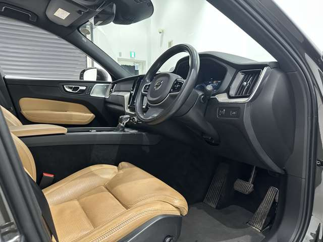 XC60T5 AWD インスクリプション 4WD