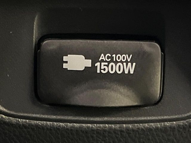 【アクセサリーコンセント】キャンプやスポーツ、アウトドアでのアクティビティはもちろん、災害・停電の際に助けにもなるAC100Vコンセントを装備♪ケータイやタブレット、ゲーム機器の充電にも♪