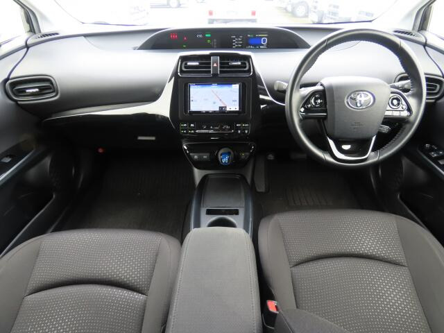 プリウス1.8 S
