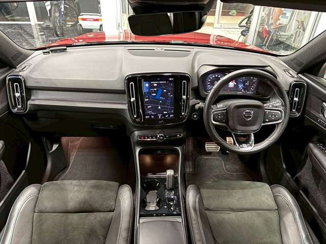 XC40T4 AWD Rデザイン 4WD