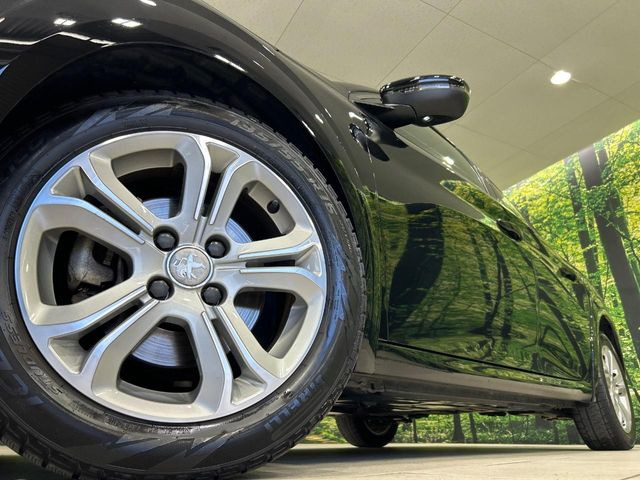 �y����16�C���`�A���~�z�C�[���z�O�ςɃ}�b�`���������A���~�z�C�[���𑕒����Ă���܂��B�e��ЊO�A���~�z�C�[����A�X�^�b�h���X�^�C�����戵�����Ă���܂��B���񂲑��k����������