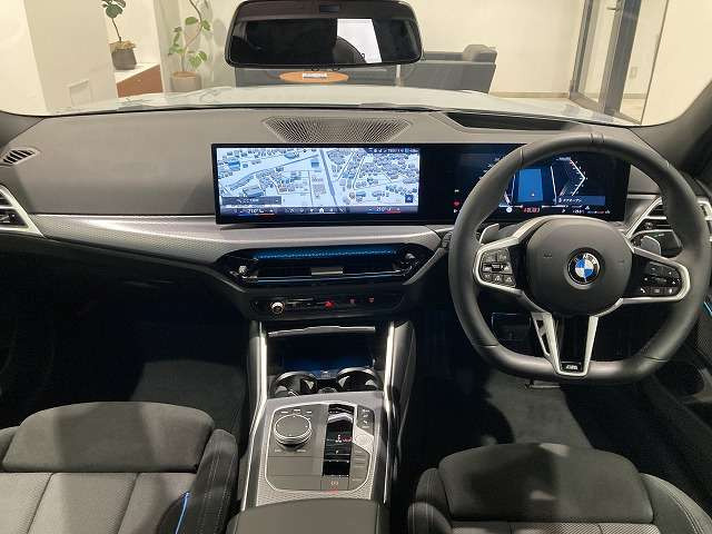 3シリーズセダン320i Mスポーツ