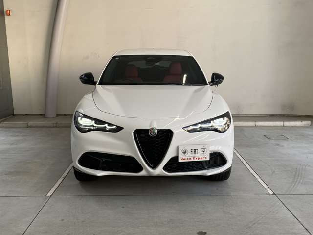 ステルヴィオ2.2 ターボ ディーゼル Q4 ヴェローチェ 4WD