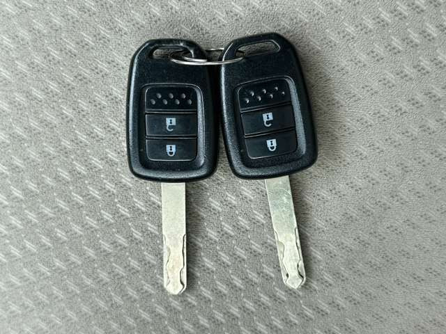 お客様のご予算帯に合わせたお車を常時50台以上取り揃えています!当社のスタッフがお客様のお車選びをしっかりサポートしご提案させていただきます!