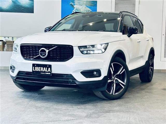 XC40B4 AWD Rデザイン 4WD