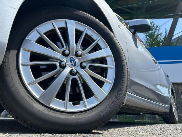 �y����16�C���`�A���~�z�C�[���z�O�ςɃ}�b�`���������A���~�z�C�[���𑕒����Ă���܂��B�e��ЊO�A���~�z�C�[����A�X�^�b�h���X�^�C�����戵�����Ă���܂��B���񂲑��k����������