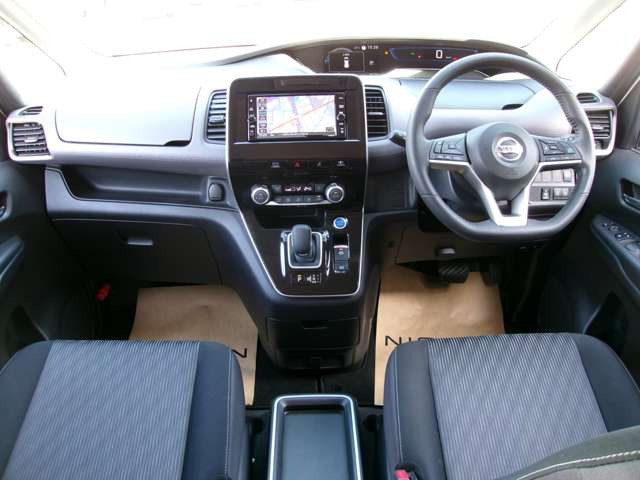 セレナ1.2 e-POWER ハイウェイスターV