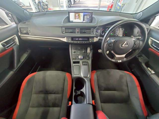 CT200h Fスポーツ