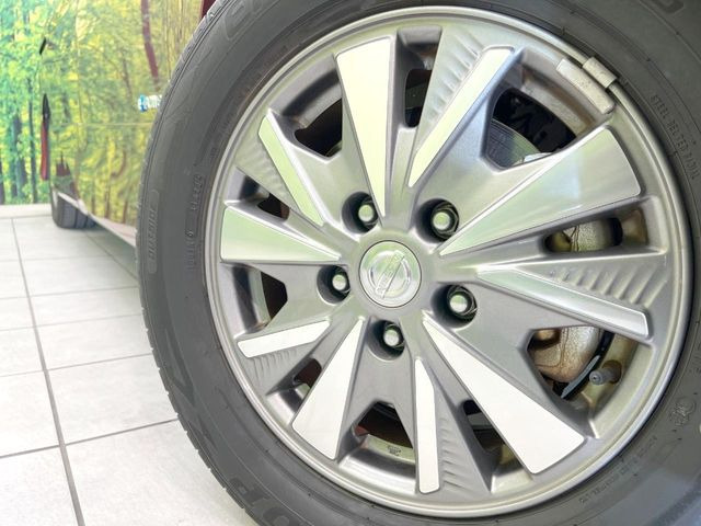 �y����15�C���`�A���~�z�C�[���z�O�ςɃ}�b�`���������A���~�z�C�[���𑕒����Ă���܂��B�e��ЊO�A���~�z�C�[����A�X�^�b�h���X�^�C�����戵�����Ă���܂��B���񂲑��k����������