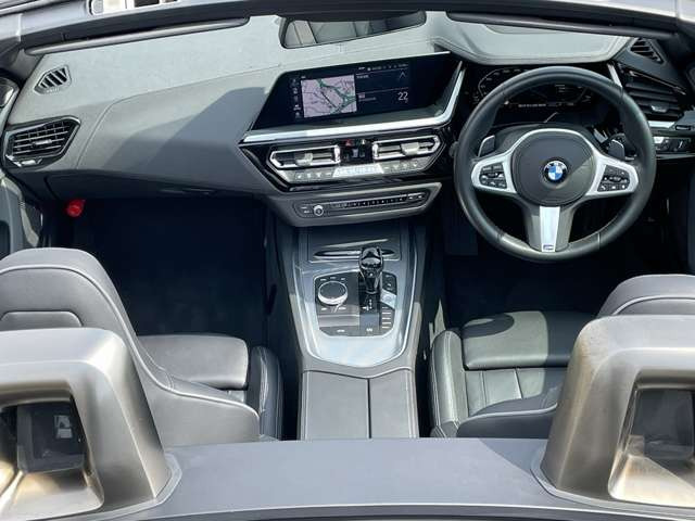 Z4M40i