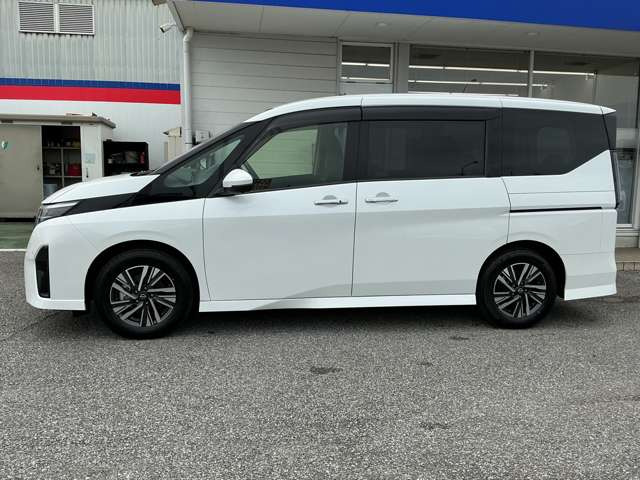 セレナ1.4 e-POWER ハイウェイスターV