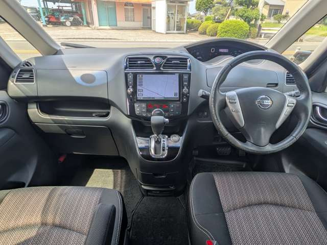 セレナ2.0 ハイウェイスター Vセレクション+Safety 4WD