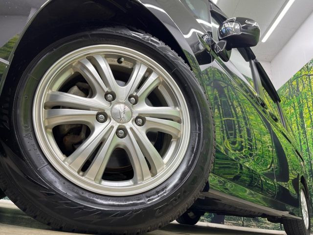 �y16�C���`�A���~�z�C�[���z�O�ςɃ}�b�`�����A���~�z�C�[���𑕒����Ă���܂��B�e��A���~�z�C�[����A�X�^�b�h���X�^�C�����戵�����Ă���܂��B���񂲑��k����������