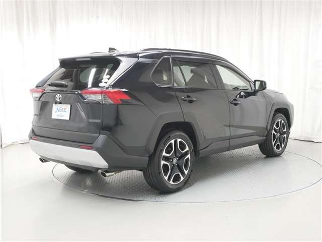 RAV42.0 アドベンチャー 4WD