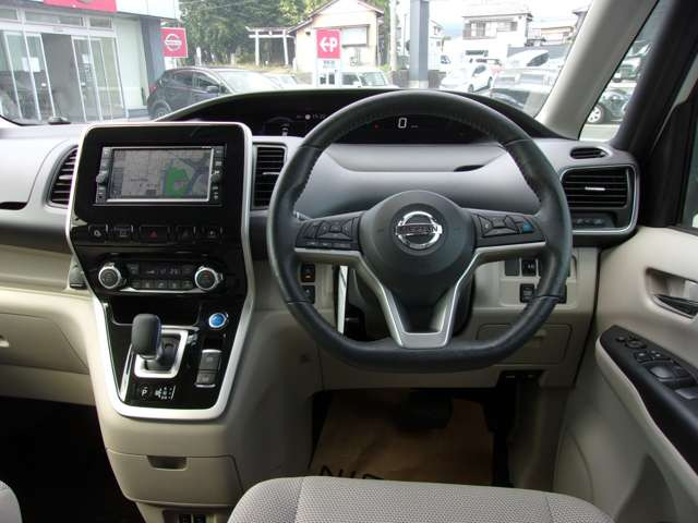 セレナ1.2 e-POWER XV