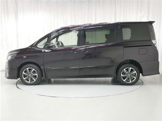 ヴォクシー2.0 ZS 4WD