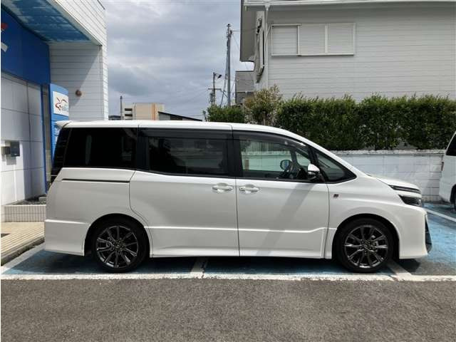 ヴォクシー2.0 ZS