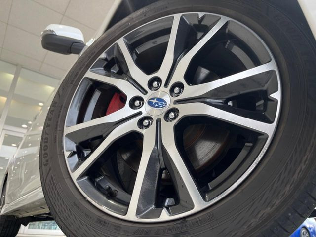 �y����17�C���`�A���~�z�C�[���z�O�ςɃ}�b�`���������A���~�z�C�[���𑕒����Ă���܂��B�e��ЊO�A���~�z�C�[����A�X�^�b�h���X�^�C�����戵�����Ă���܂��B���񂲑��k����������