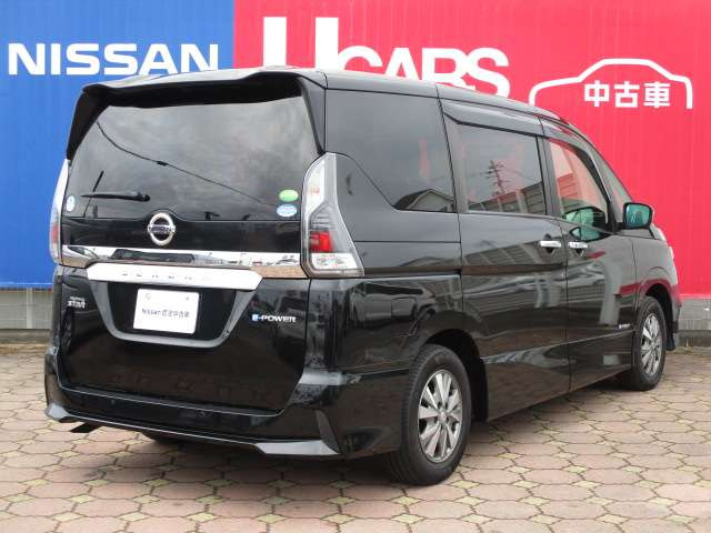 セレナ1.2 e-POWER ハイウェイスターV