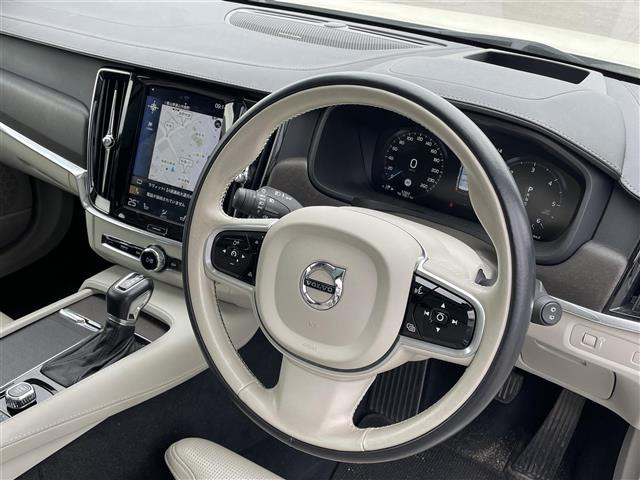 V90クロスカントリーD4 AWD サマム ディーゼル 4WD