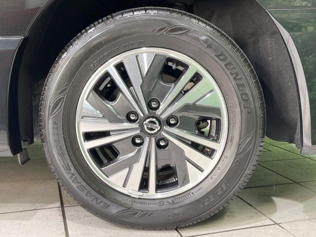 �y����15�C���`�A���~�z�C�[���z�O�ςɃ}�b�`���������A���~�z�C�[���𑕒����Ă���܂��B�e��ЊO�A���~�z�C�[����A�X�^�b�h���X�^�C�����戵�����Ă���܂��B���񂲑��k����������