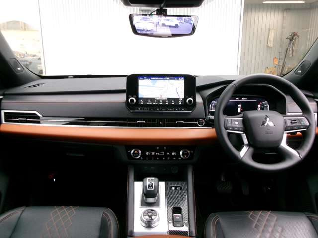 アウトランダーPHEV 2.4 P 4WD