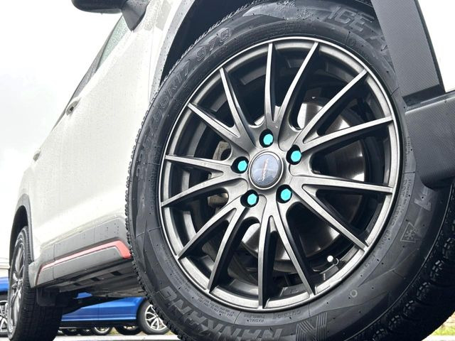 �y17�C���`�A���~�z�C�[���z�O�ςɃ}�b�`�����A���~�z�C�[���𑕒����Ă���܂��B�e��A���~�z�C�[����A�X�^�b�h���X�^�C�����戵�����Ă���܂��B���񂲑��k����������