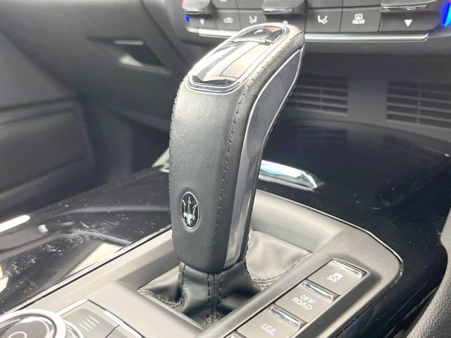 ��MT���[�h�t��AT:�ʏ�͎����ł����Ȃ���ϑ�(�M�A�`�F���W)���h���C�o�[�̑���ɂ���ĈӐ}�I�ɕς�����V�X�e���ł��B����w���i�̃h���C�u�����y���݂��������܂�!