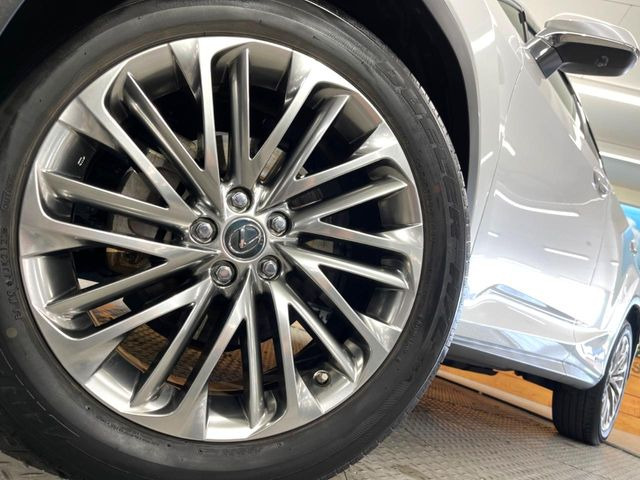 �y����20�C���`�A���~�z�C�[���z�O�ςɃ}�b�`���������A���~�z�C�[���𑕒����Ă���܂��B�e��ЊO�A���~�z�C�[����A�X�^�b�h���X�^�C�����戵�����Ă���܂��B���񂲑��k����������
