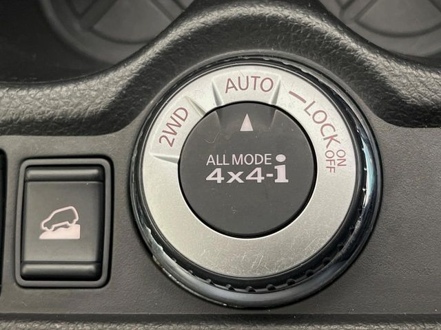 �y�I�[�����[�h4&times;4�z2WD/4WD���[�h����y�ɐ؂�ւ��\�B�R��d����2WD�A�X�^�b�N���ɖ𗧂�LOCK�AAUTO���[�h�ł�4WD�̔z���������Œ������A�H�ʏ󋵂��킸���肵��������T�|�[�g�B