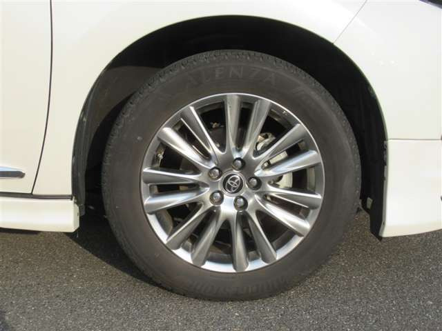 ハリアー2.5 ハイブリッド E-Four プレミアム 4WD