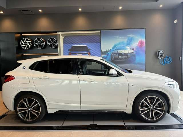 X2xドライブ18d Mスポーツ エディション サンライズ  4WD