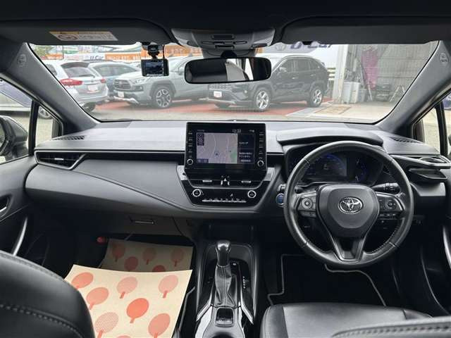カローラツーリング1.8 ハイブリッド W×B