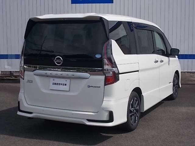 セレナ1.2 e-POWER ハイウェイスターV