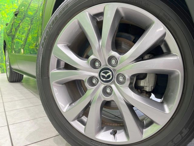 �y����18�C���`�A���~�z�C�[���z�O�ςɃ}�b�`���������A���~�z�C�[���𑕒����Ă���܂��B�e��ЊO�A���~�z�C�[����A�X�^�b�h���X�^�C�����戵�����Ă���܂��B���񂲑��k����������