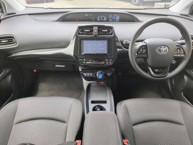 プリウス1.8 S