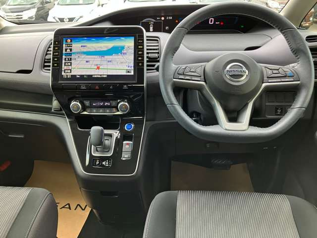 セレナ1.2 e-POWER ハイウェイスターV