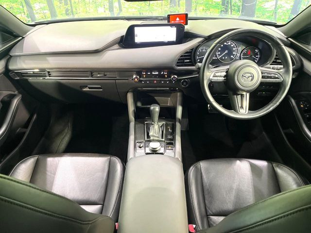MAZDA3ファストバック2.0 20S Lパッケージ