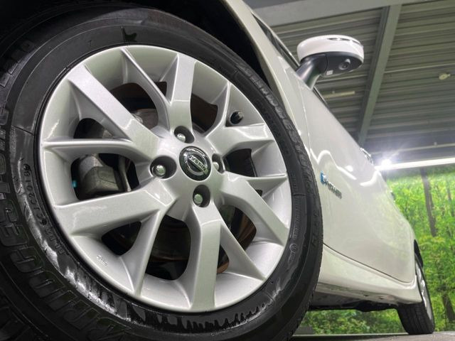 �y����15�C���`�A���~�z�C�[���z�O�ςɃ}�b�`���������A���~�z�C�[���𑕒����Ă���܂��B�e��ЊO�A���~�z�C�[����A�X�^�b�h���X�^�C�����戵�����Ă���܂��B���񂲑��k����������