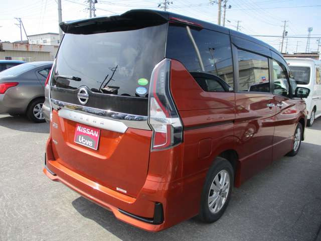 セレナ2.0 ハイウェイスターV 4WD