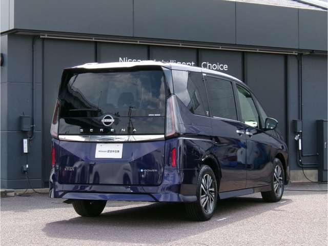 セレナ1.4 e-POWER ハイウェイスターV