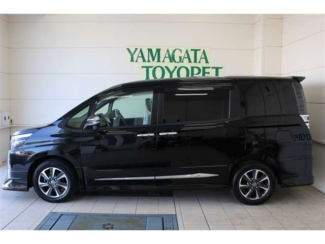 ヴォクシー2.0 ZS 煌III 4WD