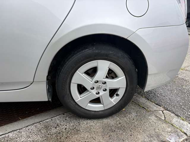 ����15�C���`�z�C�[�����O��^�C���T�C�Y195/65R15 �O�b�h�C���[