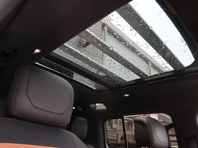 ディフェンダー110 X ダイナミック HSE 2.0L P300e 4WD