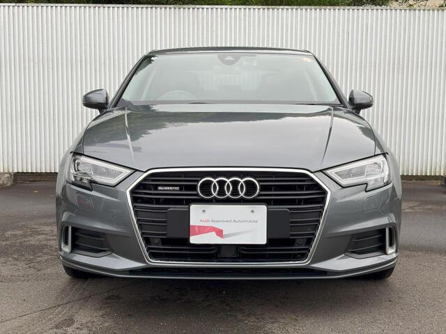 A3セダン2.0 TFSI クワトロ スポーツ 4WD