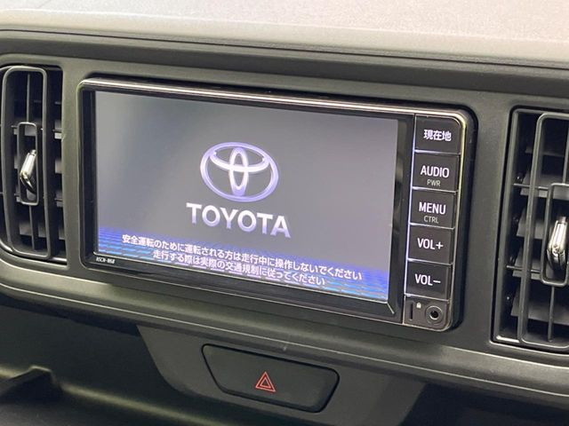 �y8�C���` �f�B�X�v���C�I�[�f�B�I�z���ʂ̃f�B�X�v���C��AppleCarPlay��AndroidAuto�����p�\�B�傫�ȉ�ʂŃX�}�z�i�r�A�v���������p���������܂���