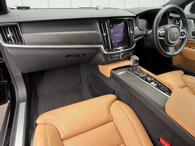 V90クロスカントリーT5 AWD モメンタム 4WD